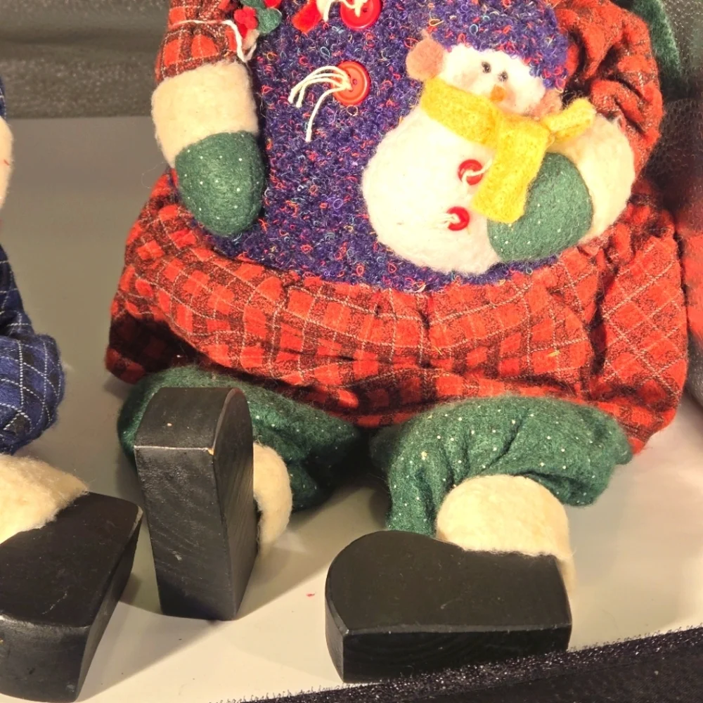 Vintage Rexmas Fashion Bug Holiday Christmas Snowman Family Shelf Sitters 17